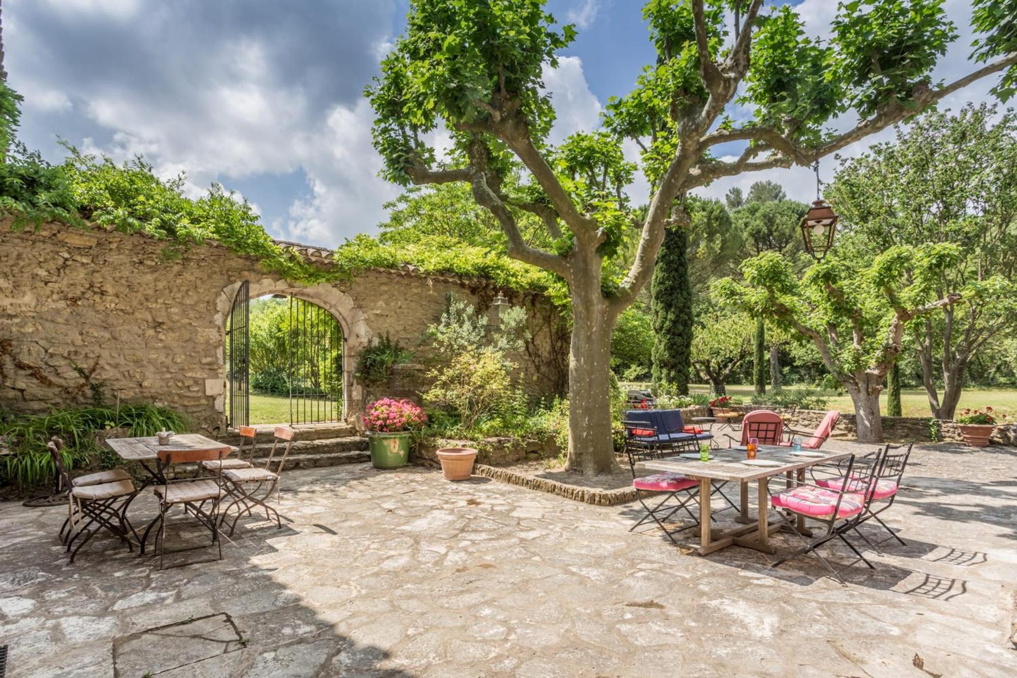 La Maison Des Artistes Ménerbes Dış mekan fotoğraf